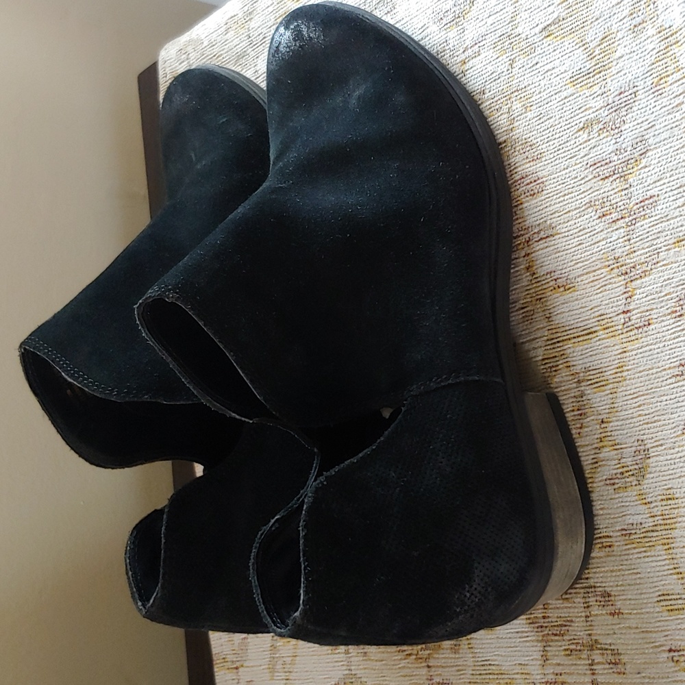 Crevo Suede Distressed Look Slip-on  Ankle Boots in size 9 - Picture 14 of 14